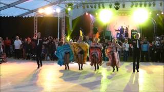 Les Caramelkas French Cancan  Festival Country de NogentsurOise 2013 [upl. by Sheff]