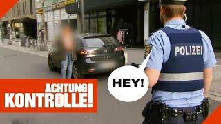 quotHEYquot 🤨 Fahrerin flieht vor POLIZEIKONTROLLE 22 Kabel Eins  Achtung Kontrolle [upl. by Ennayllek987]