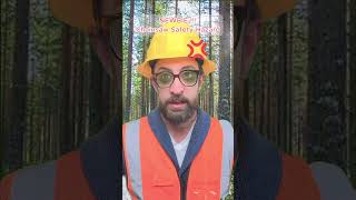 Newbie and chainsaw fails fail construction adamrose workers [upl. by Slotnick]