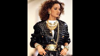 MARPESSA HENNINK CATWALK CHANEL AUTUMN WINTER PARÍS 19871996 [upl. by Anerec]