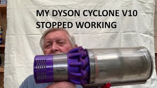 How to fix the flashing filter light on your Dyson Cyclone V10™ cordless vacuum [upl. by Guerin]