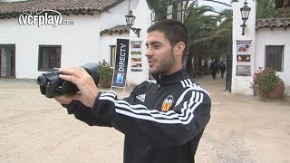 Valencia CF Carles Gil descubre Santiago de Chile con la cámara de VCFplay [upl. by Kilar]