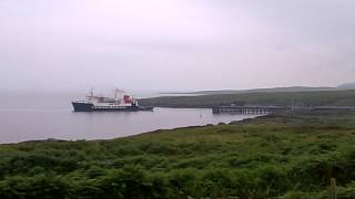 Confident reversing of Calmac ferry Hebridean Isles into Colonsay pier [upl. by Yecniuq664]