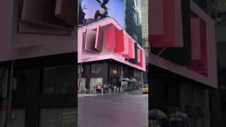 A 3D billboard in Times Square  EricsNewYork [upl. by Dnalel165]