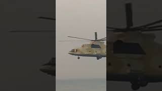 Mi26 flights low and lifts up Chinook CH47 🚁🚁 [upl. by Enyale]