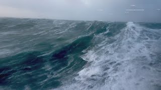 Video Rogue wave hits cruise ship [upl. by Jamin]