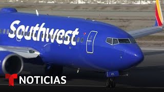 Terror en un avión que despegaba de Dallas y fue alcanzado por una bala  Noticias Telemundo [upl. by Box809]