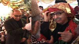 Basit offers Namaz at Nizamuddin Auliya Dargah on Urs [upl. by Howarth]