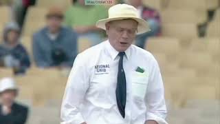 Mushtaq Ahmed MOST Skillful Leg spin bowling  Against Australia 1995 Sydney test [upl. by Kelcy]