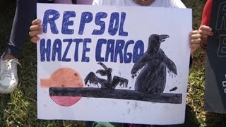 Protestas por derrame en refinería operada por Repsol en Perú [upl. by Neehsuan]