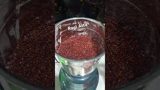 Ragi Atta How to make ragi atta at home Ragi Ghar pr raagi atta kese banaye Homemade attaShorts [upl. by Alodee]