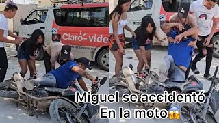 🚨Miguel bien bol0 se cae de la moto ¡Por viejo lo dejaron el se ilusionó como un p3ndejo😥😥🚨 [upl. by Anaic]