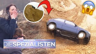 quotScheie der rutschtquot😱 Auto stürzt mitsamt Frau die Kiesgrube hinab 😖  Die Spezialisten  SAT1 [upl. by Lauri541]