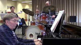 Reg Schwager  jazz guitar with the George Marton Trio [upl. by Owiat710]