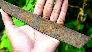 BLACKSMITHING  FORGING A CHISEL OUT OF RUSTED CHAINSAW BAR [upl. by Whitnell]