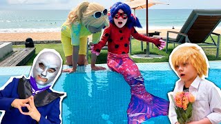 Hawkmoth organisé une fête à la piscine  Ladybug sest transformée en sirène [upl. by Reine]