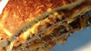 Sandwich frit au steak haché amp fromage cheddar  Recette  47 [upl. by Lerraf]