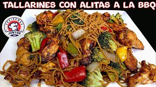 Fideos salteados con alitas de pollo estilo asiático [upl. by Cerelly615]