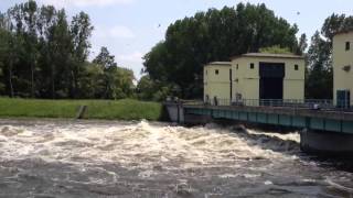 Geöffnetes Wehr zwischen Elbe und Havel bei Wittenberge [upl. by Stratton176]