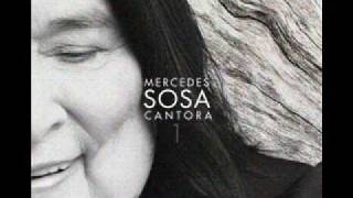 Mercedes Sosa Cantora 1  Pajaro de rodillas [upl. by Noraed748]