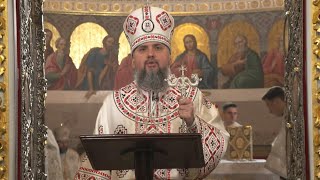 Head of Ukraine Church holds Christmas service at Kyivs Pechersk Lavra monastery  AFP [upl. by Rorrys946]