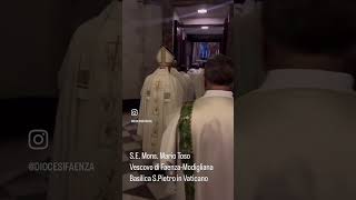 Il Vescovo Mario Toso in pellegrinaggio con i cresimati alla Basilica di San Pietro [upl. by Onek276]