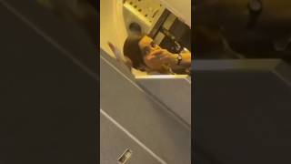 Un pedo feo dentro del avión🤣  Varónalegría varonalegria [upl. by Brenza]