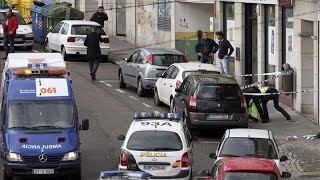 Una agente de policía y un atracador muertos en un atraco en Vigo [upl. by Sheffy]