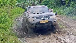 Tangguh Mitsubishi Triton 4x4 Dan Mitsubishi Dauble Cabin Melewati Rute Extreme Licin Dan Berlumpur [upl. by Lindie]