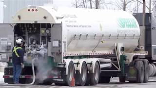 PRAXAIR TANKER TRUCK loading intensely cold oxygen 300 celius [upl. by Yunfei]