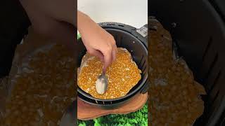 Cozinheira ensinou como fazer pipoca na air fryer 🍿 airfryerchicken airfryerrecipes shorts [upl. by Neffets]