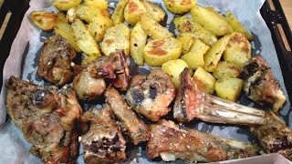 AGNELLO AL FORNO CON PATATE [upl. by Nuawed]