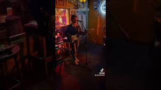 Mike Murphy  shakermaker  oasis cover live at tullys bar Waterford  trip hour [upl. by Coulson]