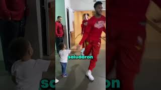 La reacción de este niño es increíble ❤️ Cred atlhawks [upl. by Rockie451]