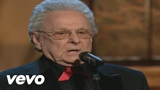 Ralph Stanley amp The Clinch Mountain Boys  A Robin Built a Nest On Daddys Grave Live [upl. by Waldemar]