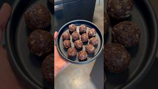 Chocolate protein balls [upl. by Arehs216]