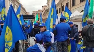 Sciopero sanitari contro la manovra la delegazione sarda a Roma [upl. by Lleryd]