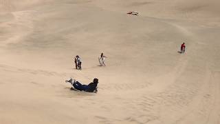 Sandboard en las dunas de Ica  Viajando por el Mundo Mundial [upl. by Rockwell]