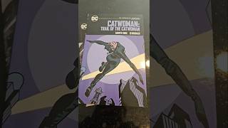 A quick look at DC Compact Comics Catwoman Trial of the Catwoman by Darwyn Cooke and Ed Brubaker [upl. by Shelba]