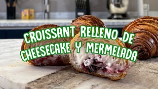 Haz croissant relleno de cheesecake y mermelada con Irving Quiroz [upl. by Nahtnaoj]