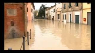 Alluvione nel pisano 31 Gennaio 2014  Ponsacco allagata [upl. by Lore]