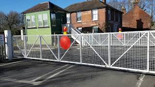 Gates at Chartham Level Crossing Kent [upl. by Raab]