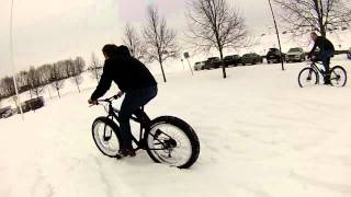 Fatbike vs regular MTB on snow [upl. by Clay]