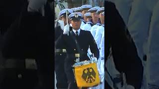 Preußens Gloria im preußischen Paradeschritt  Bundeswehr Stabsmusikkorps Spielmannszug bundeswehr [upl. by Ladiv]