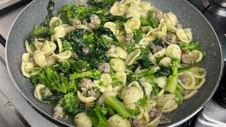 Orecchiette broccoli e salsiccia 😋🇮🇹 italianfoodlover italiancuisine italianfood food [upl. by Wardlaw]