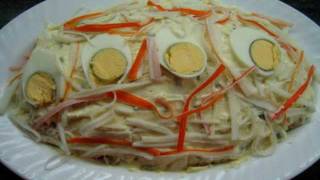 Ensaladilla de surimi  Receta de Cocina  RecetasNet [upl. by Gussie]