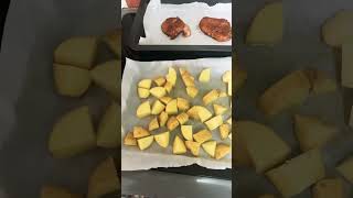 JJ Cooks Hello Fresh Peri Peri chicken breast traybake with salad [upl. by Coates]