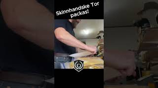 Skinnhandske Tor packas [upl. by Kcirderfla]