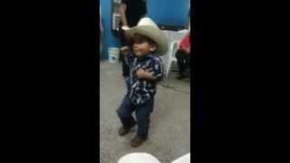 Niño bailando norteño [upl. by Suivatra]