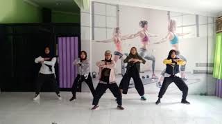 Buzina  Pablo Vittar  zumba [upl. by Aimit]